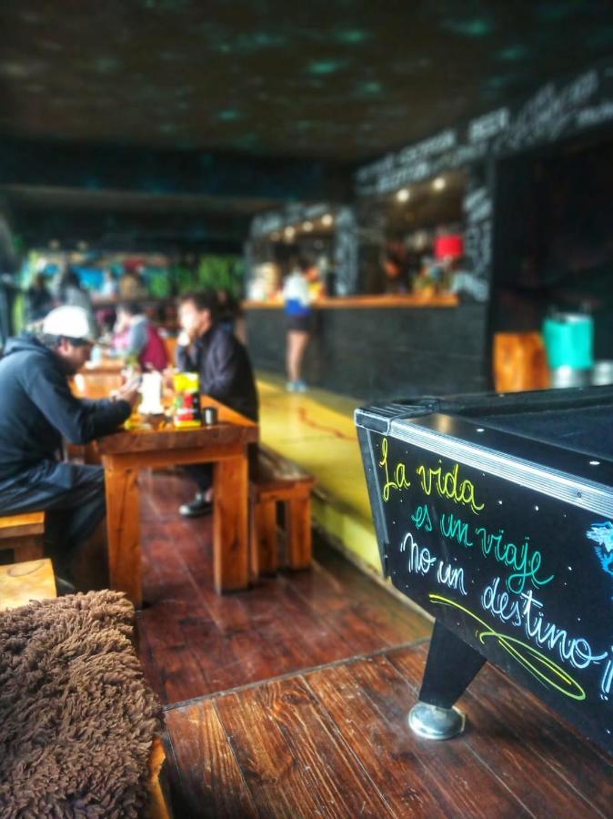 Moving Hostel Travel Bar San Carlos de Bariloche Exterior photo