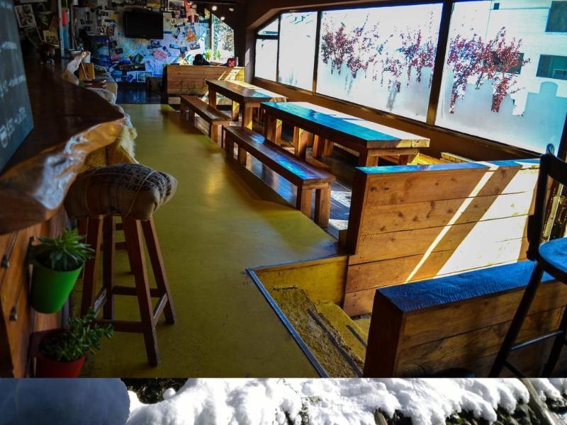 Moving Hostel Travel Bar San Carlos de Bariloche Exterior photo